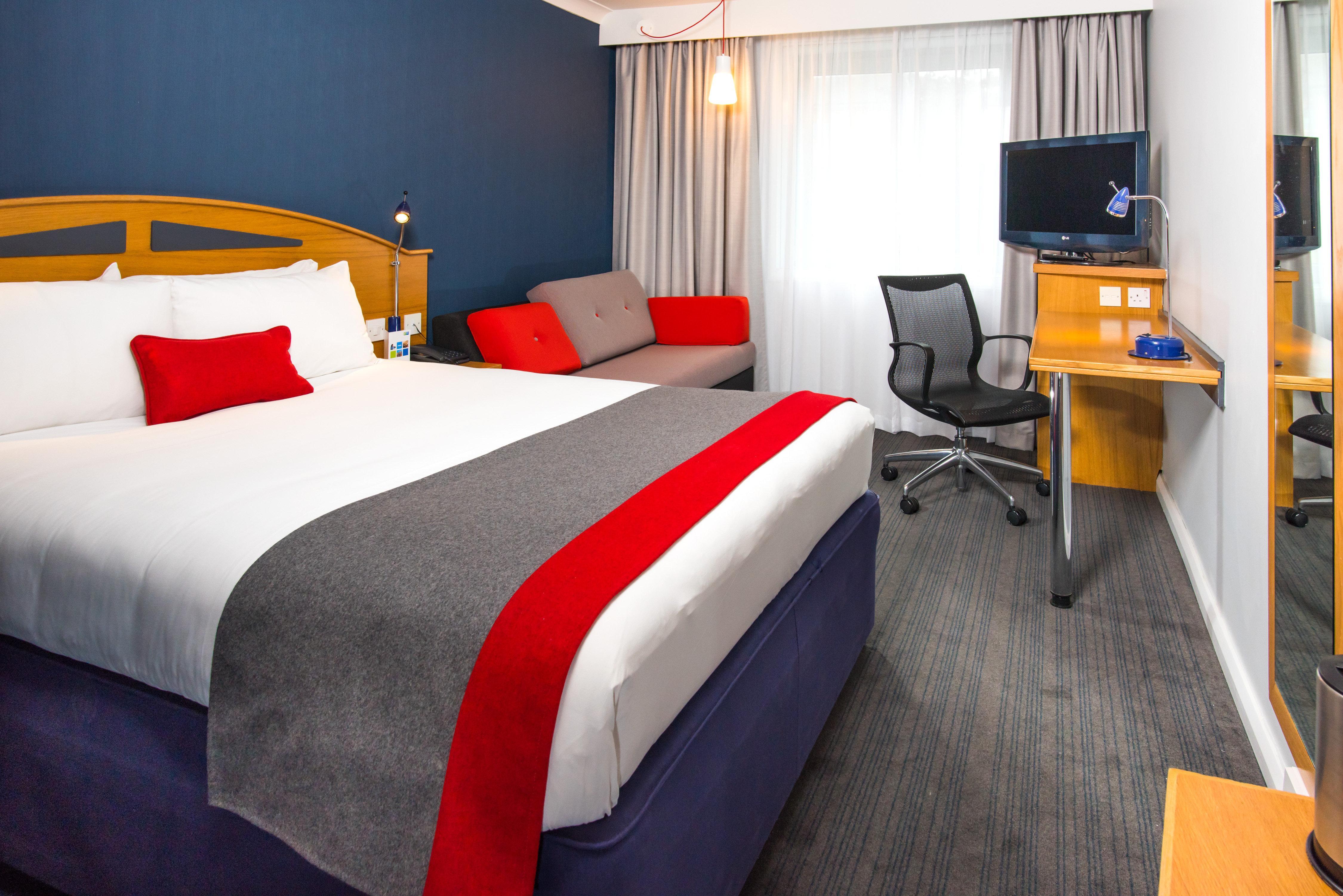 Holiday Inn Express East Midlands Airport By Ihg Castle Donington Exterior foto