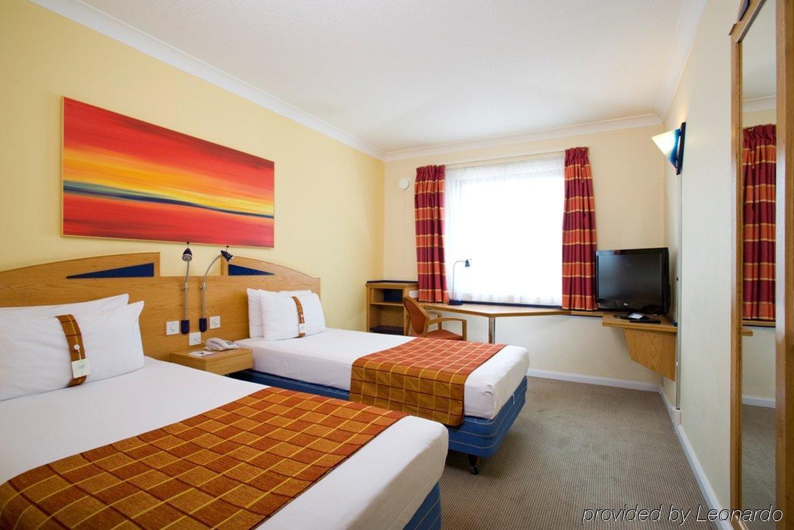 Holiday Inn Express East Midlands Airport By Ihg Castle Donington Quarto foto