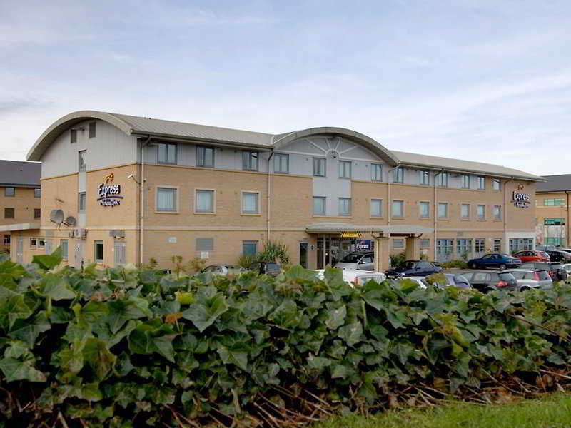 Holiday Inn Express East Midlands Airport By Ihg Castle Donington Exterior foto