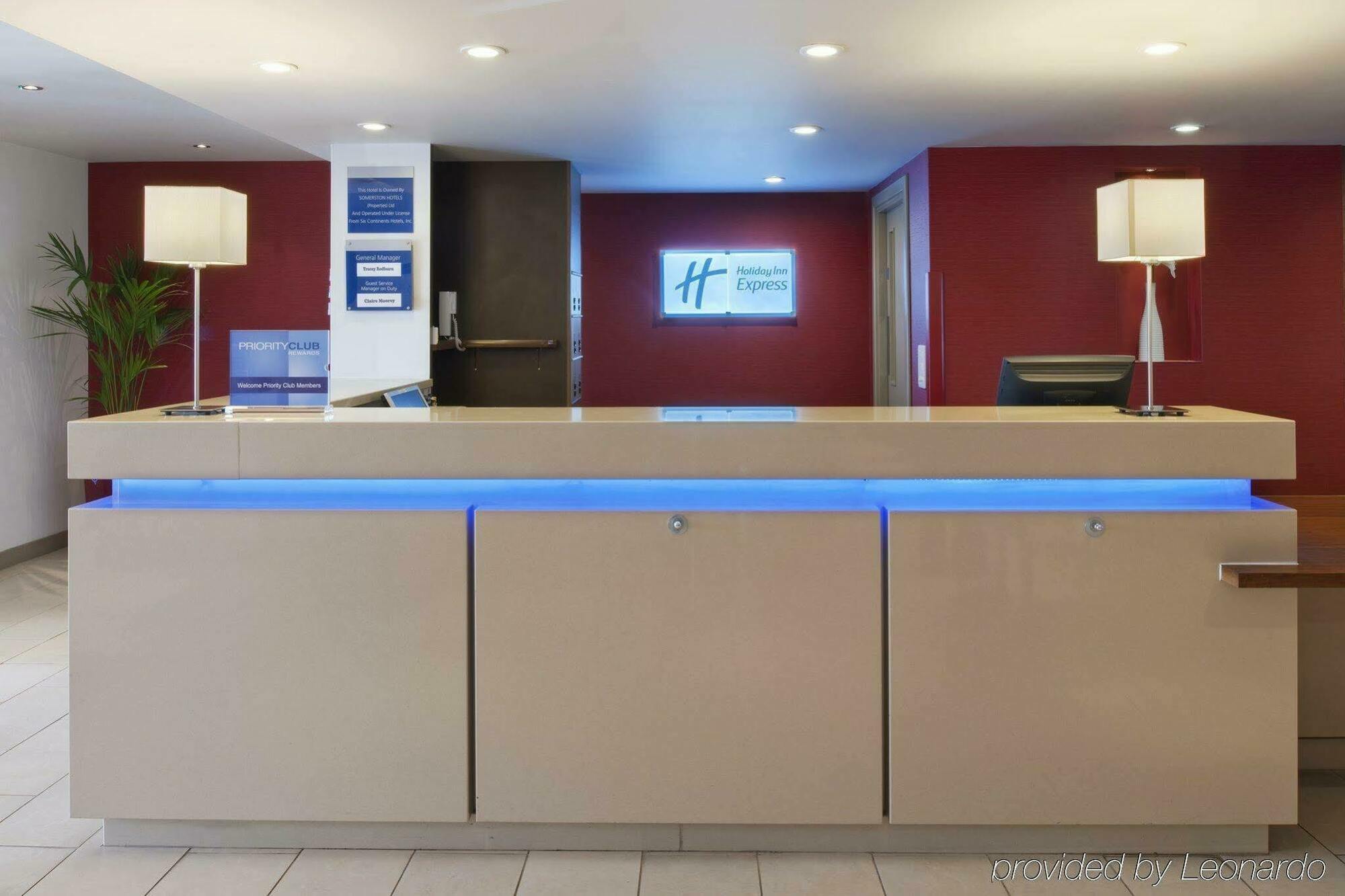 Holiday Inn Express East Midlands Airport By Ihg Castle Donington Interior foto